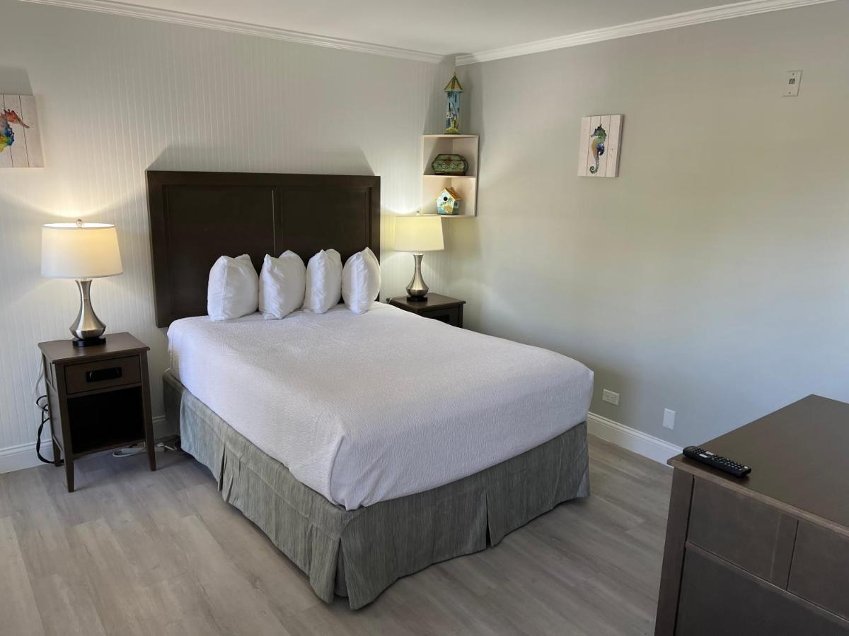 Marco Island Lakeside Inn Ngoại thất bức ảnh