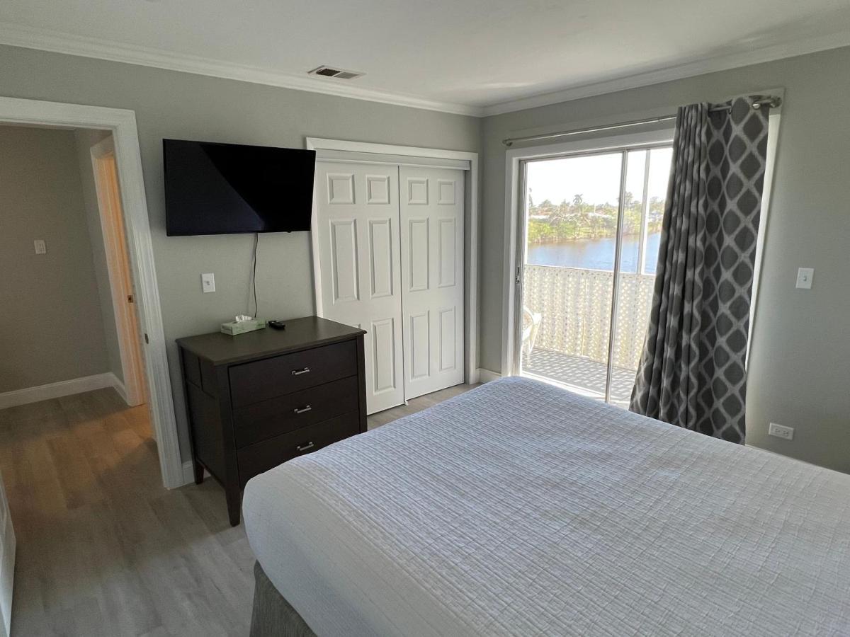 Marco Island Lakeside Inn Ngoại thất bức ảnh