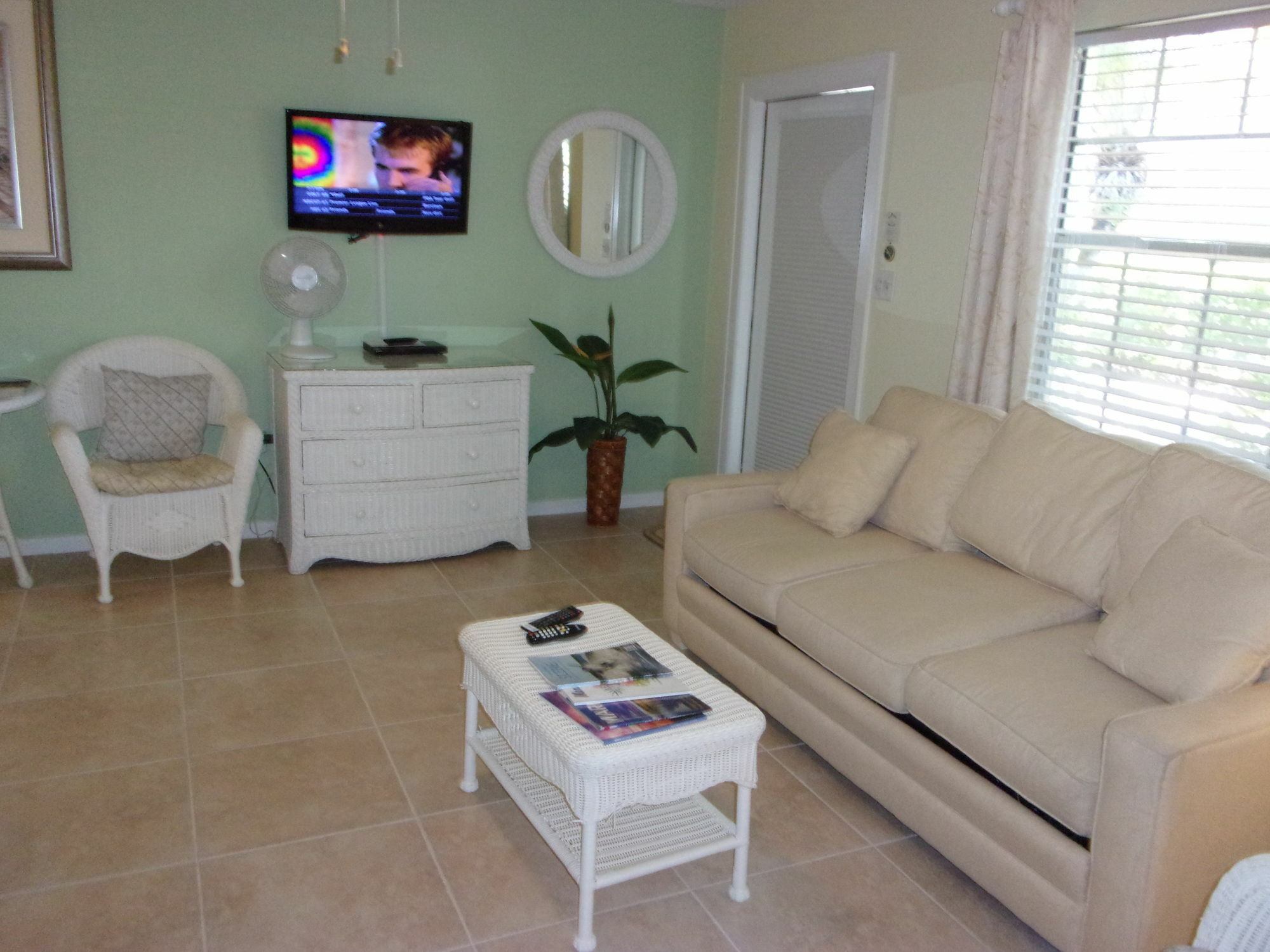 Marco Island Lakeside Inn Ngoại thất bức ảnh